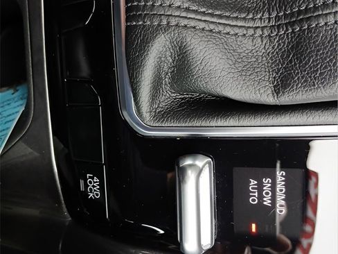 Used 2023 Jeep Compass Latitude image 18