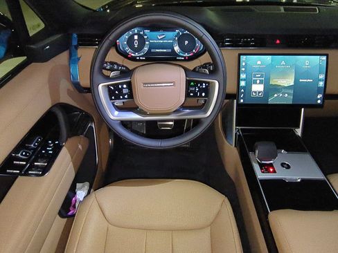 New 2026 Land Rover Range Rover Long Wheelbase SE AWD/4WD image 27
