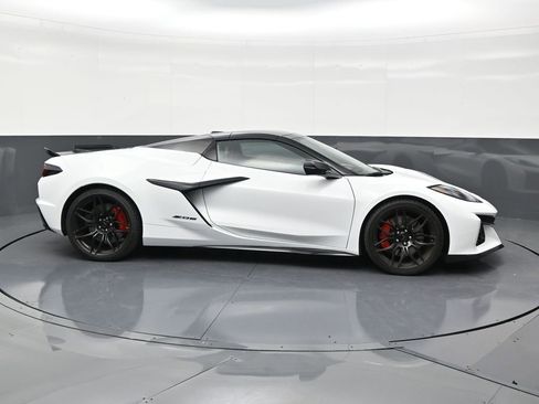 Used 2026 Chevrolet Corvette Z06 RWD image 6
