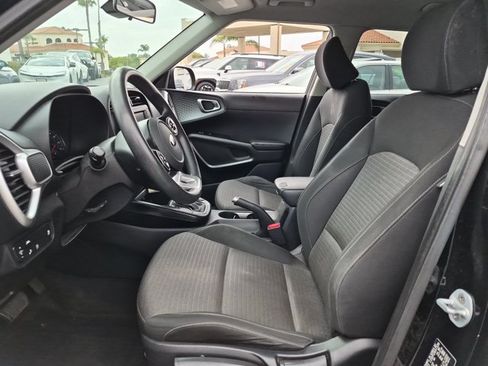 Used 2020 Kia Soul S FWD image 9