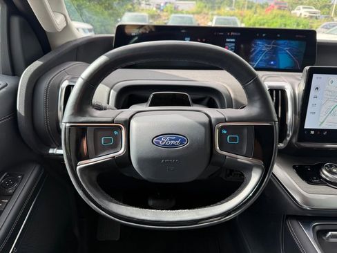 Used 2025 Ford Expedition Max Platinum AWD/4WD image 38