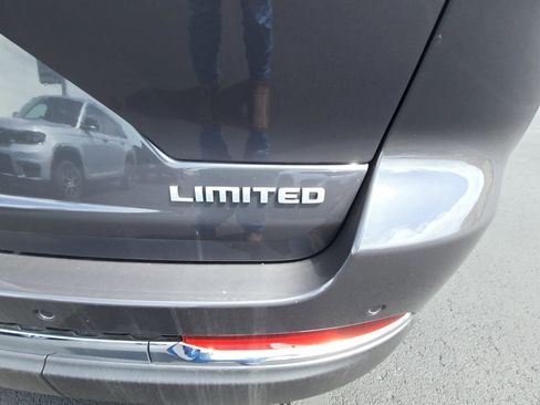 New 2025 Jeep Grand Cherokee Limited w/ Trailer Tow Package image 16