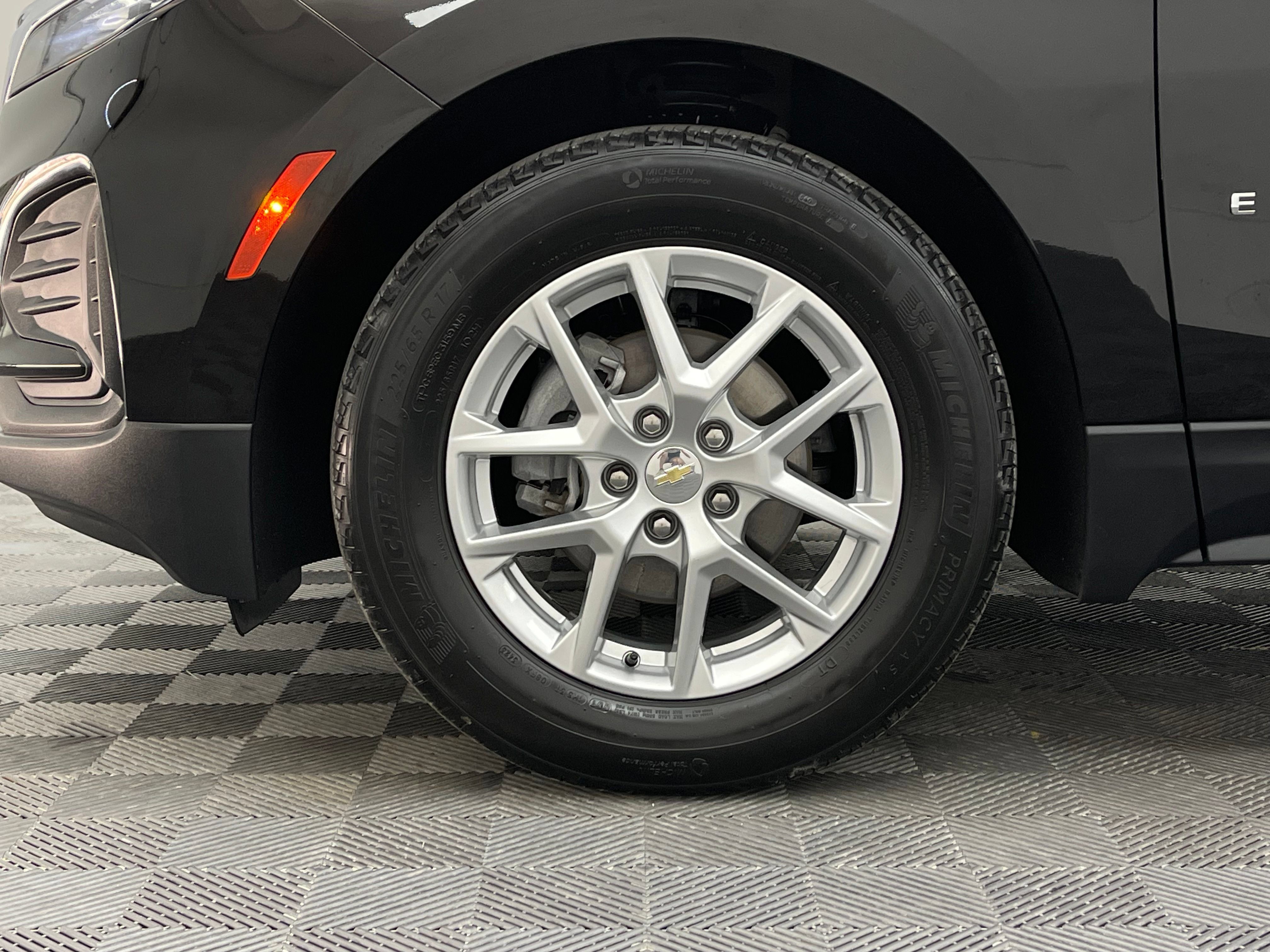 Used 2024 Chevrolet Equinox LS FWD image 11