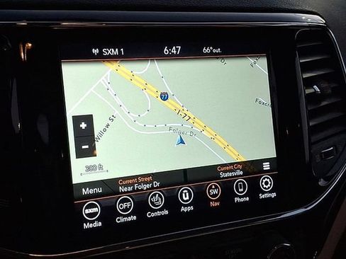 Used 2022 Jeep Grand Cherokee Laredo E w/ Security & Convenience Group AWD/4WD image 14