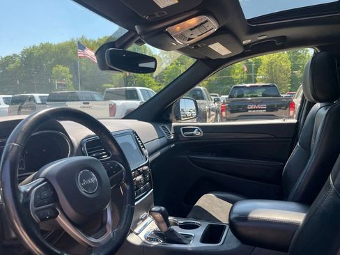 Used 2020 Jeep Grand Cherokee Altitude AWD/4WD image 20