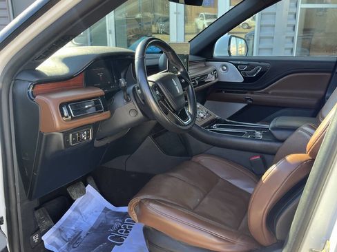 Used 2021 Lincoln Aviator Reserve w/ Equipment Group 210A image 17