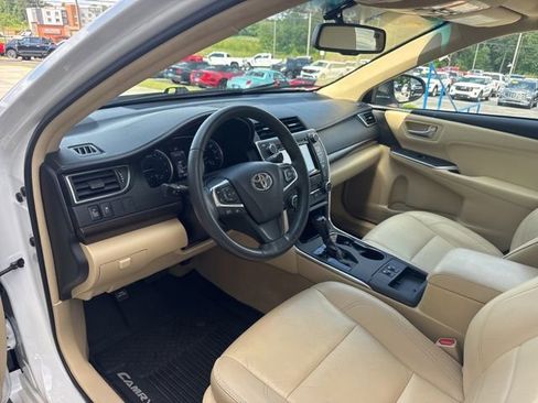 Used 2017 Toyota Camry XLE w/ Moonroof Package FWD image 10