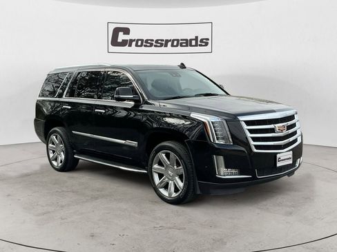 Used 2019 Cadillac Escalade Luxury image 7
