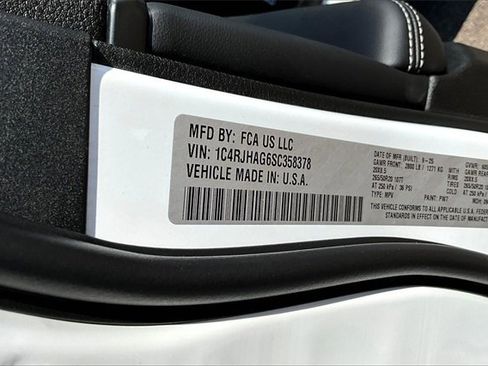 New 2025 Jeep Grand Cherokee Altitude image 14