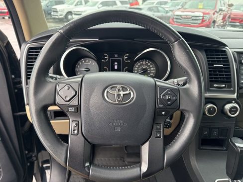 Used 2019 Toyota Sequoia Limited image 17