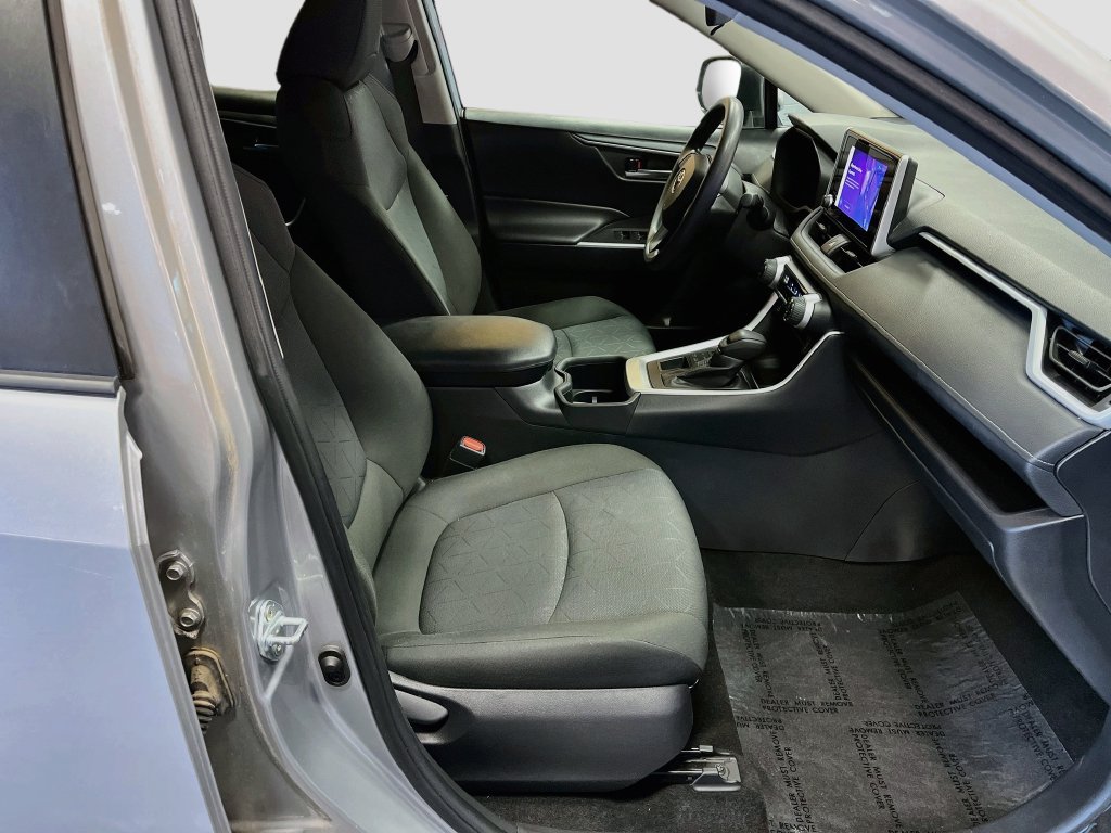 Used 2024 Toyota RAV4 XLE AWD/4WD image 27