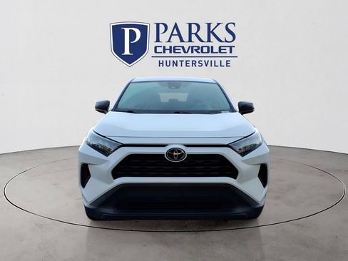 Used 2022 Toyota RAV4 LE FWD image 2