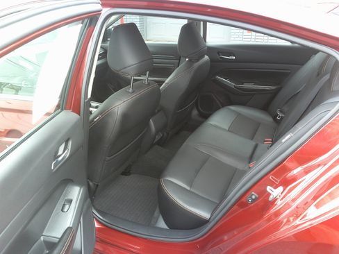 Used 2021 Nissan Altima 2.5 SR w/ SR Premium Package AWD/4WD image 25