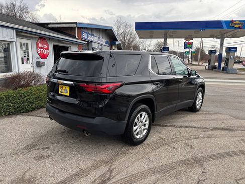 Used 2022 Chevrolet Traverse LS AWD/4WD image 3