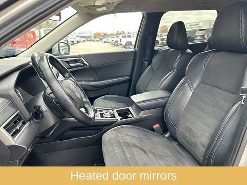 Used 2024 Mitsubishi Outlander SE image 12