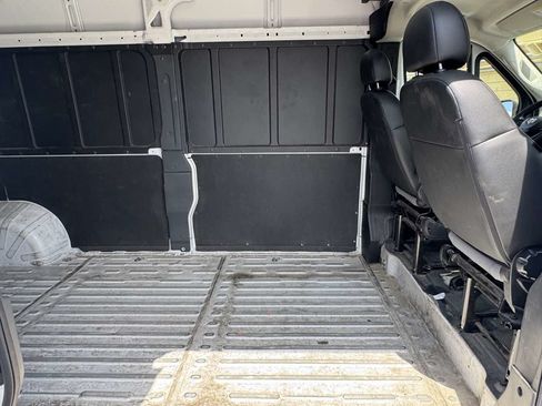 Used 2025 RAM ProMaster 2500 w/ Convenience Group FWD image 12