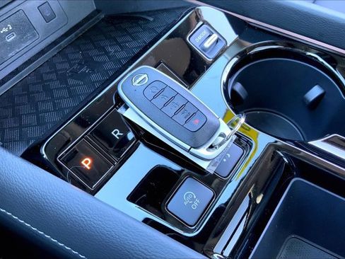 Used 2025 Nissan Murano SL image 11