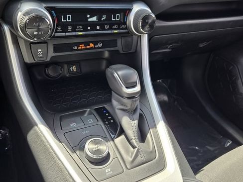 Used 2024 Toyota RAV4 SE AWD/4WD image 21