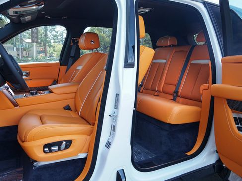 New 2026 Rolls-Royce Cullinan AWD/4WD image 22