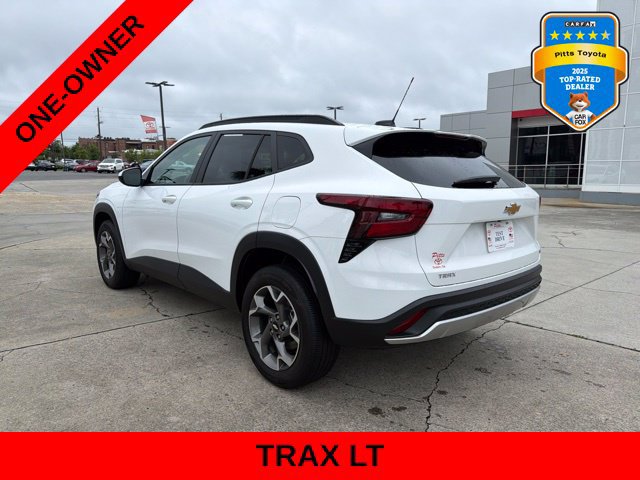Used 2025 Chevrolet Trax LT FWD image 7