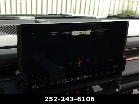 Used 2025 GMC Hummer EV 3X AWD/4WD image 25