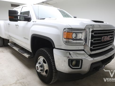 Used 2018 GMC Sierra 3500 4x4 Crew Cab w/ Sierra Convenience Package image 5