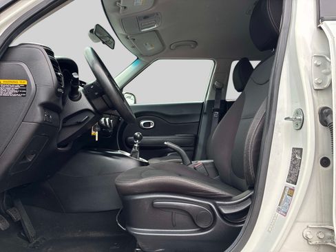 Used 2016 Kia Soul FWD image 19