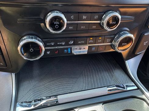 Certified 2023 Ford F150 Platinum w/ FX4 Off-Road Package AWD/4WD image 22