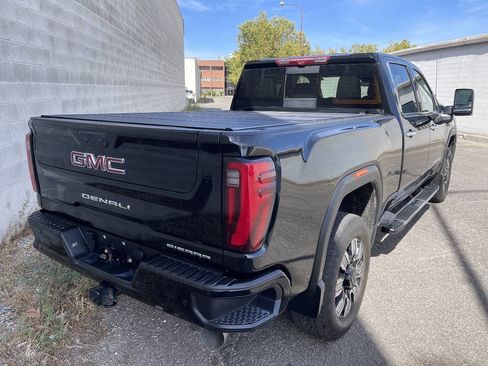 Used 2024 GMC Sierra 3500 Denali w/ Technology Package AWD/4WD image 4