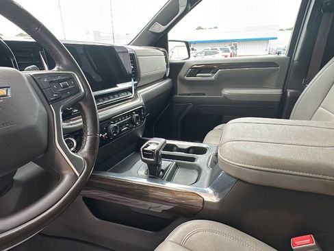 Used 2024 Chevrolet Silverado 1500 LT image 14