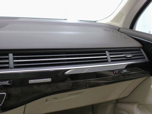 Used 2019 Audi Q7 3.0T Prestige w/ Prestige Package image 60