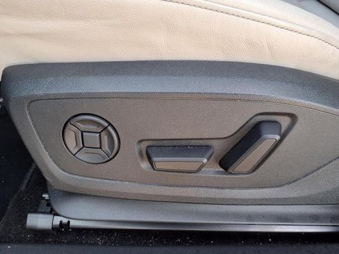 Certified 2025 Audi Q4 e-tron Premium Plus w/ Premium Plus image 9