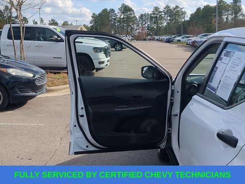 Used 2022 Nissan Kicks S image 19