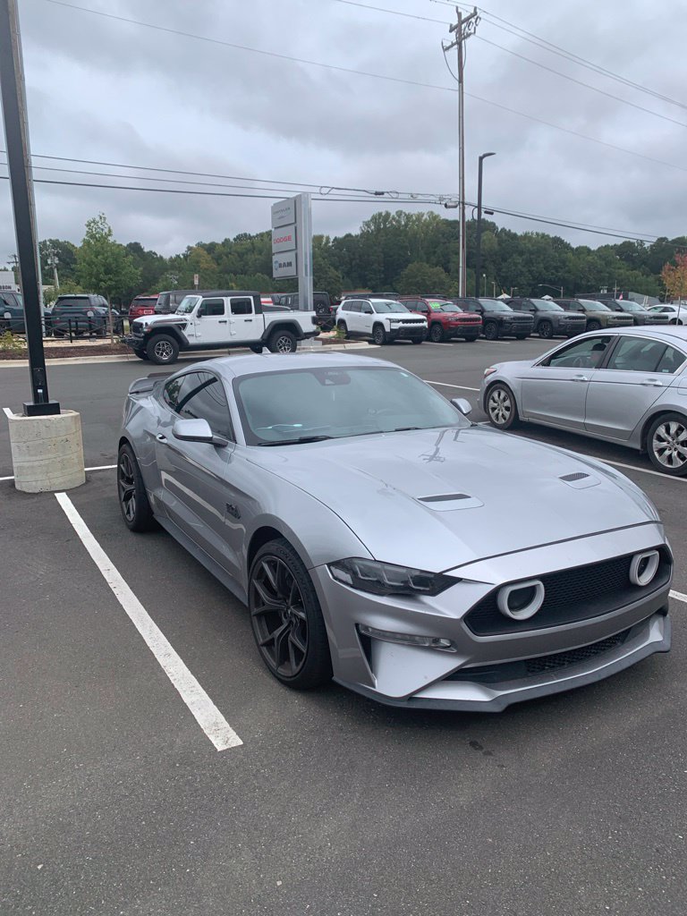 Used 2022 Ford Mustang GT Premium RWD image 2