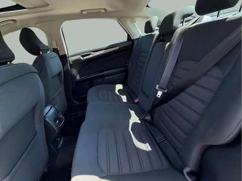 Used 2018 Ford Fusion SE w/ Fusion SE Technology Package FWD image 12
