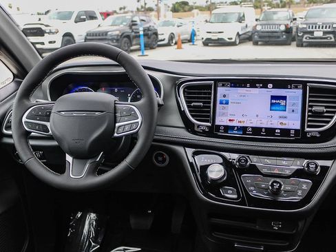 New 2027 Chrysler Pacifica Select FWD image 14