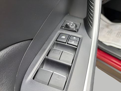 Used 2022 Toyota RAV4 XLE AWD/4WD image 14