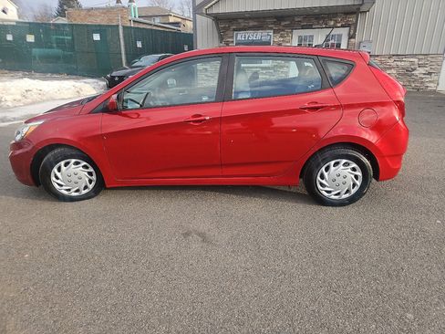 Used 2017 Hyundai Accent SE image 6