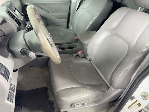 Used 2017 Nissan Frontier SL w/ Moonroof Package image 5