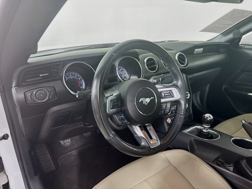 Used 2022 Ford Mustang Coupe RWD image 10