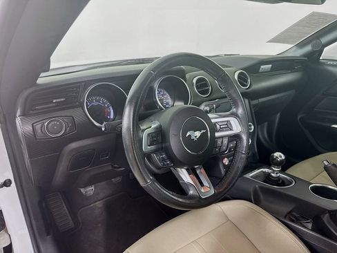 Used 2022 Ford Mustang Coupe RWD image 10