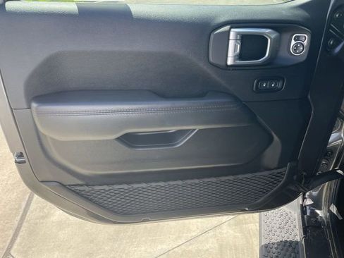 Used 2021 Jeep Wrangler Unlimited Sahara AWD/4WD image 22