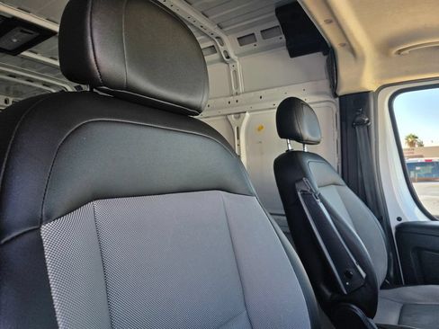 Used 2025 RAM ProMaster 2500 w/ Convenience Group FWD image 19