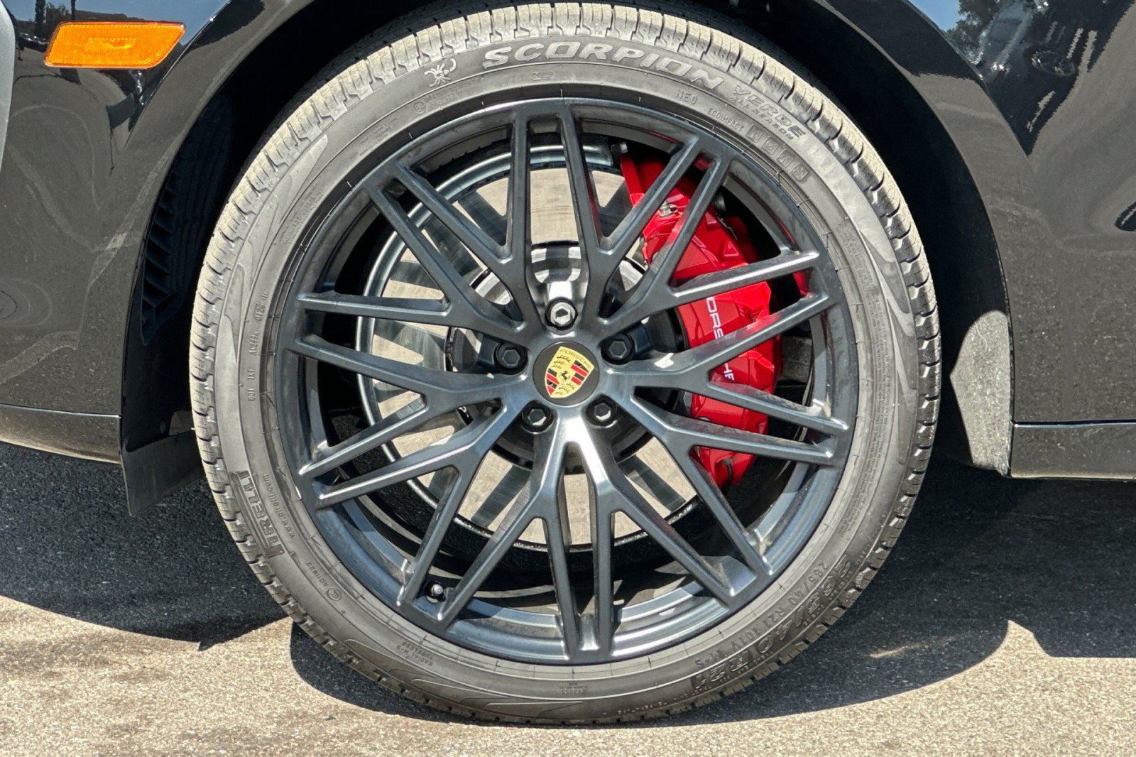 Certified 2024 Porsche Macan GTS AWD/4WD image 27