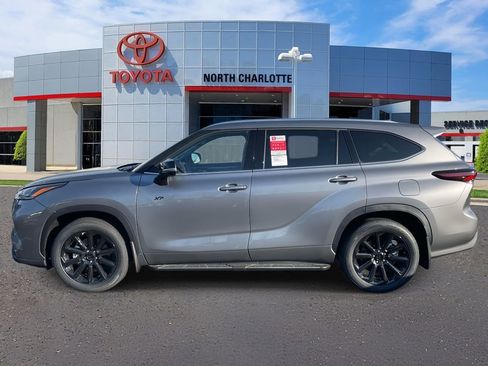 New 2026 Toyota Highlander Limited image 6