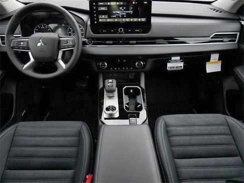 New 2026 Mitsubishi Outlander SE AWD/4WD image 7