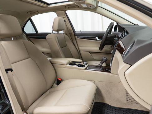 Used 2014 Mercedes-Benz C 300 4MATIC Sedan image 22