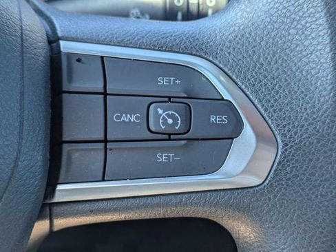 Used 2023 Jeep Compass Sport AWD/4WD image 15