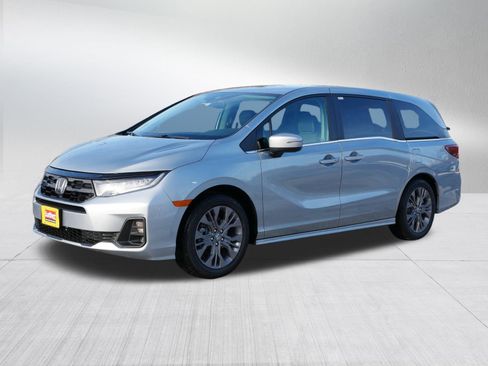 New 2026 Honda Odyssey Touring image 3