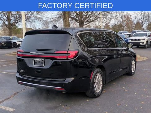 Certified 2024 Chrysler Pacifica Touring-L image 5